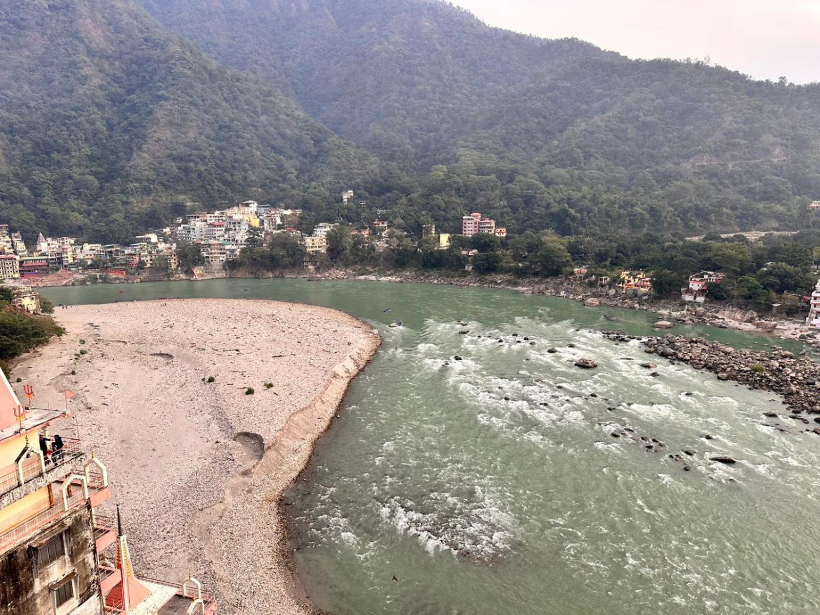 Villa Yoga Retreat At The Ganges In Rishīkesh Exterior foto